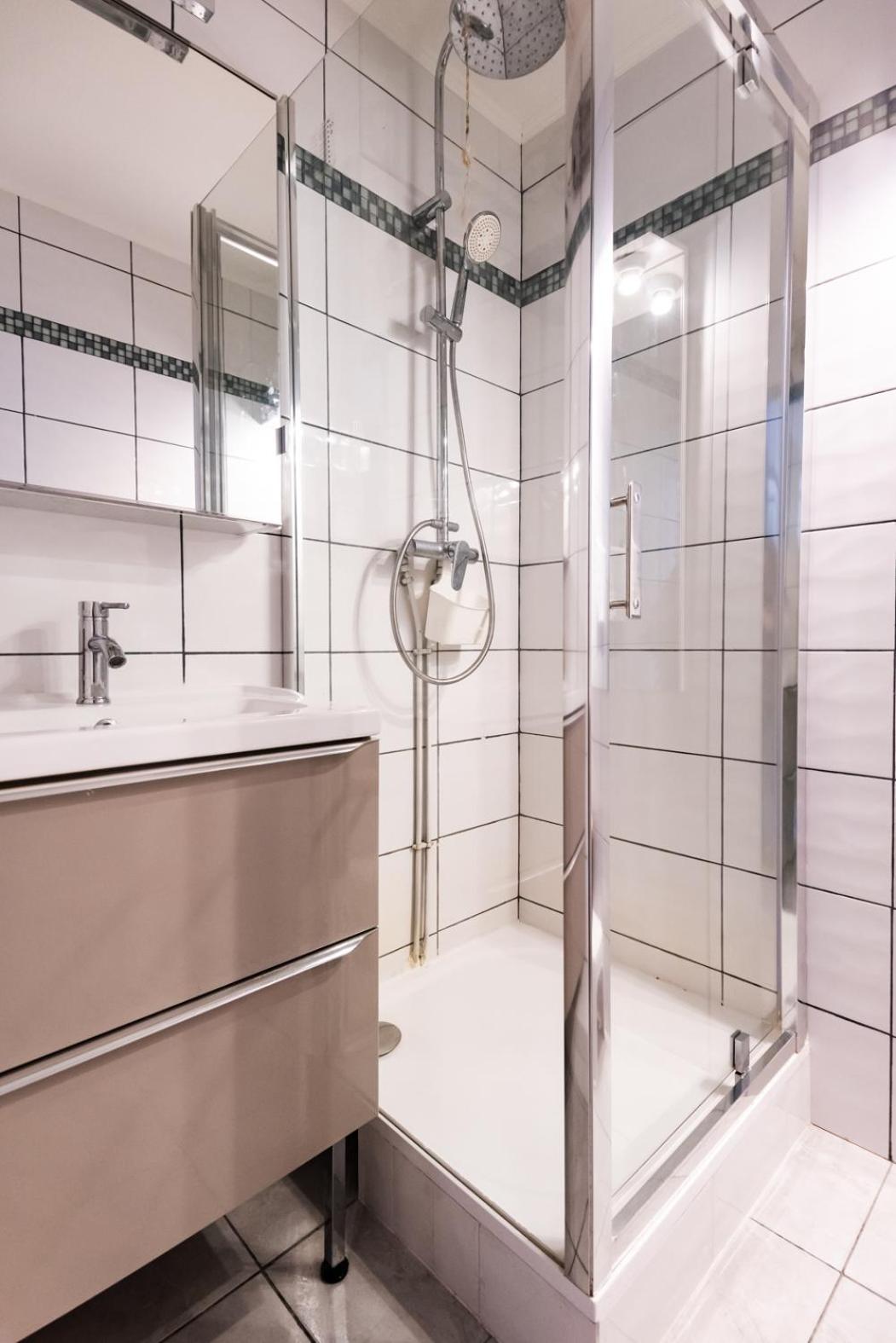 Aiguillon, 4 Pers, à 5min à Pied, Parking Appartement